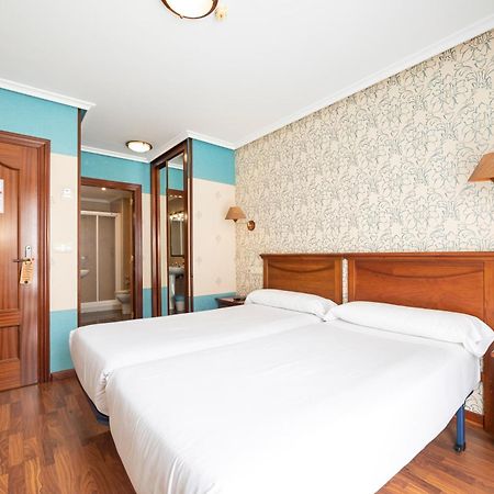 Hotel Puerto De Candas Luaran gambar