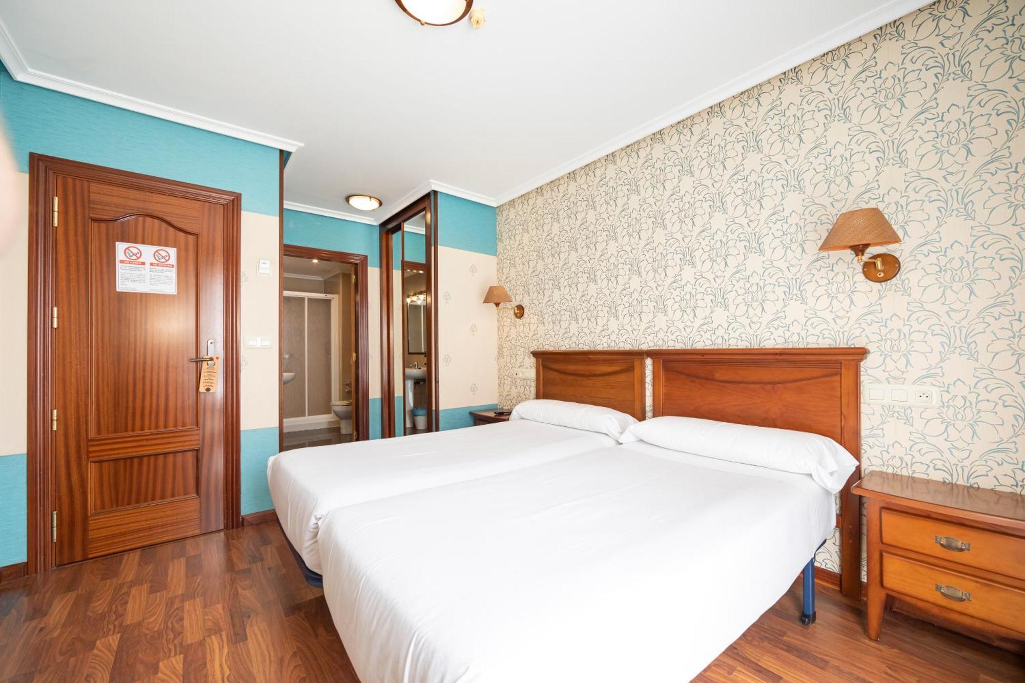 Hotel Puerto De Candas Luaran gambar