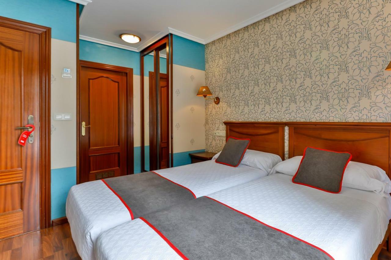 Hotel Puerto De Candas Luaran gambar