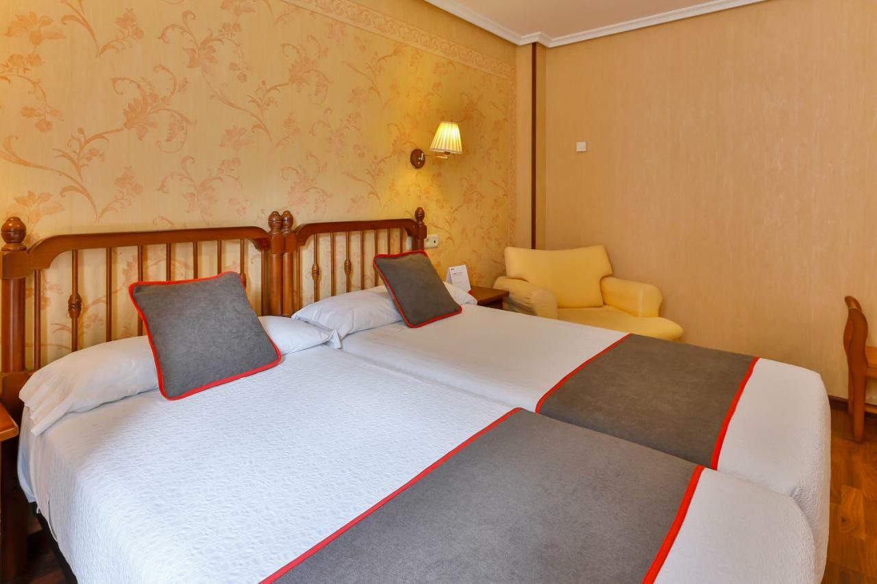 Hotel Puerto De Candas Luaran gambar