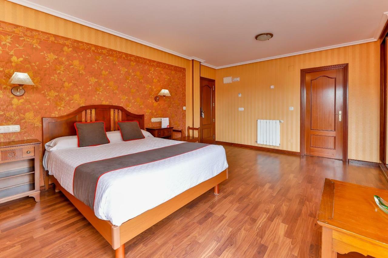 Hotel Puerto De Candas Luaran gambar